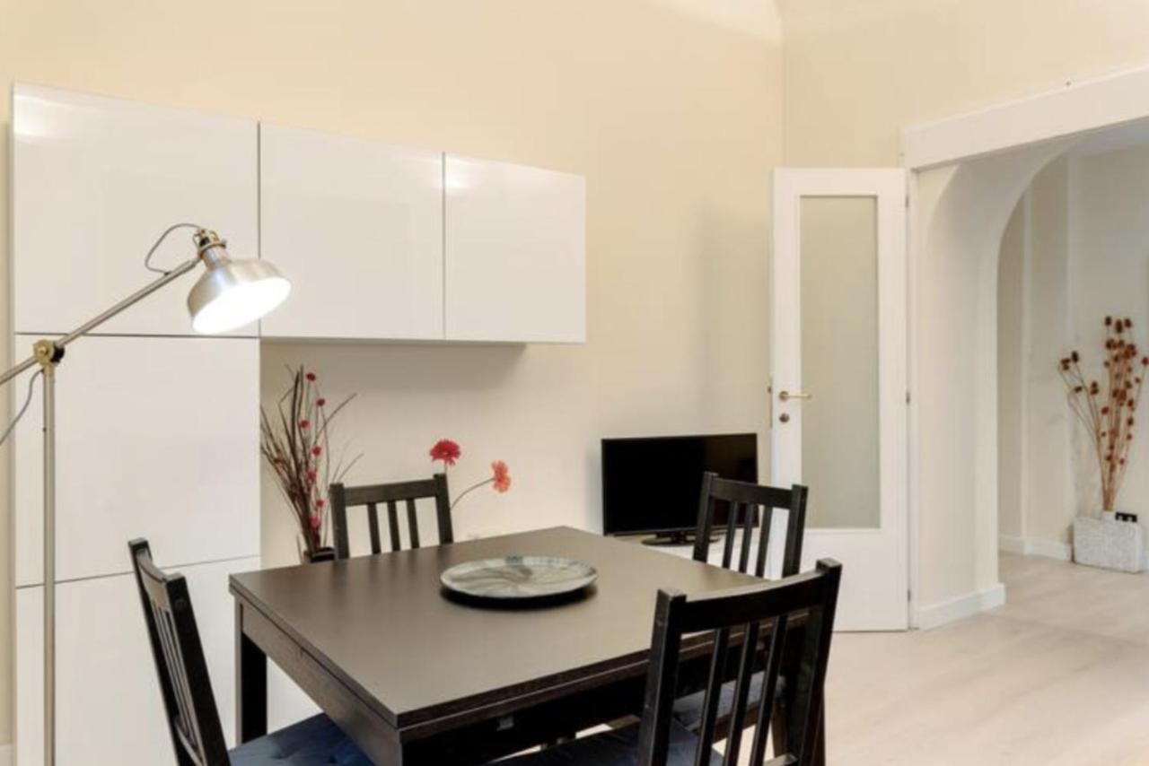 Sunny Flat In Elegant Building Close To Colosseum 罗马 外观 照片